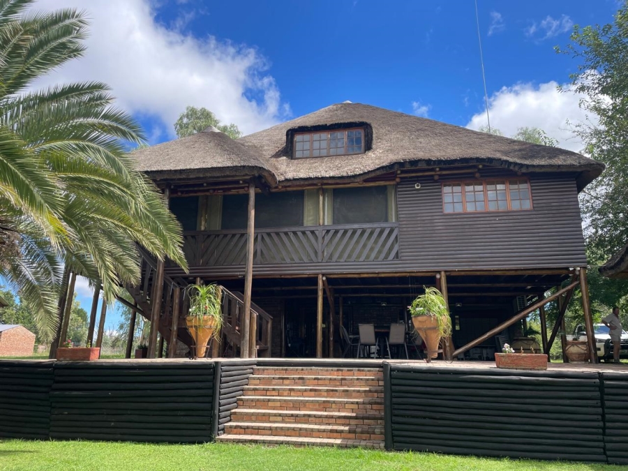 6 Bedroom Property for Sale in Christiana North West